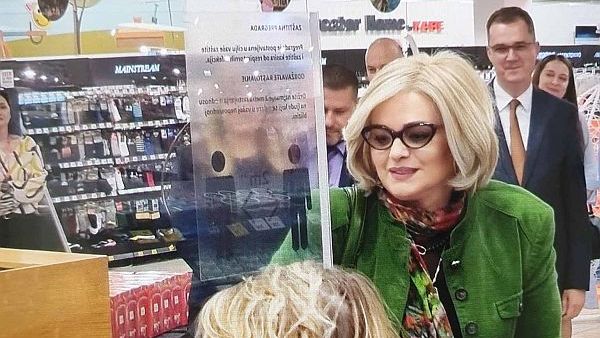 Podizanje gotovine uz kupovinu Dina karticom u maloprodajnim objektima Merkator, Roda i Idea